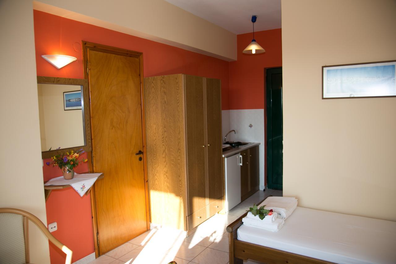 Almyros Studios & Apartments Kounopetra Екстериор снимка