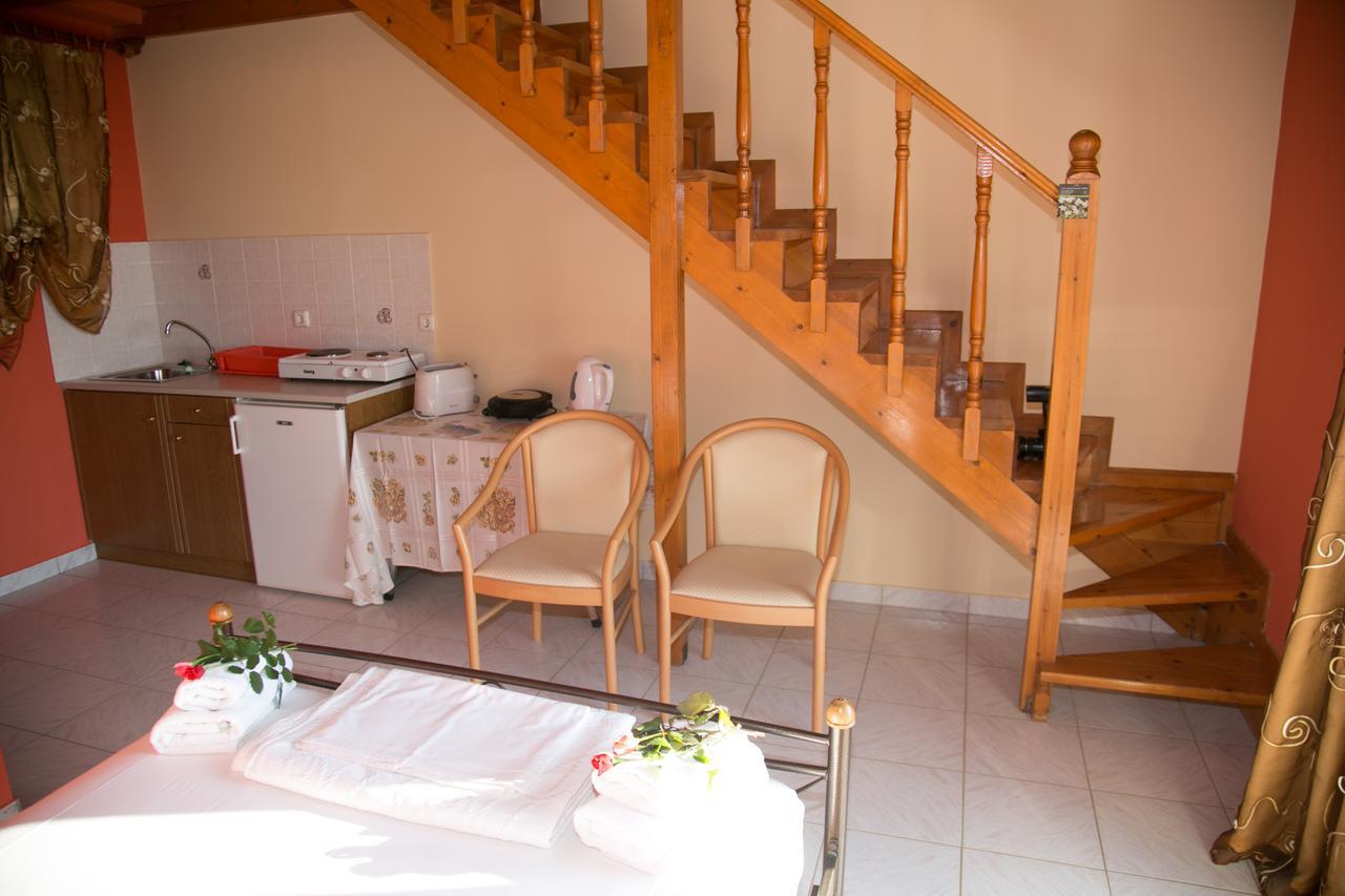 Almyros Studios & Apartments Kounopetra Екстериор снимка